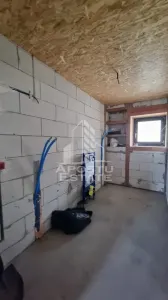 Casa individuala de vanzare la rosu cu teren generos, Seceani - foto 5