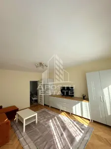 Apartament 2 camere decomandat,zona ultracentral - foto 2