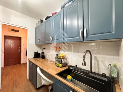 Apartament 2 camere, renovat, etaj 8, panoramica, Stadion - Hunedoara - foto 3