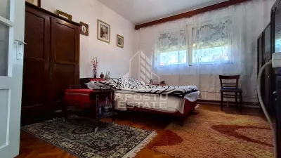Casa de vanzare in Ineu formata din 2 cladiri - foto 20