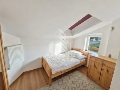 Casa in Pesac – 288 m², 2 locuinte, oportunitate rara - foto 11