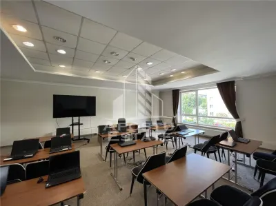 Spatiu birouri, 90 mp, Et.1, Complexul Studentesc - foto 2