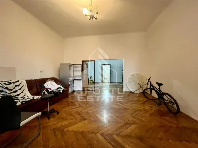 Apartament deosebit in cladire istorica, zona Piata Romanilor - foto 2