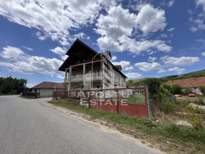 Oportunitate afacere! Constructie de 450mp utili, la 15km de Prislop - foto 3