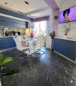 Apartament de lux, 3 camere, 2 niveluri, intr-un imobil tip vila, Deva - foto 2