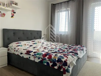 Apartament cu 3 camere de vanzare, 2 locuri de parcare, et 1, Giarmata Vii - foto 3