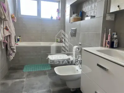 Apartament cu 3 camere de vanzare, 2 locuri de parcare, et 1, Giarmata Vii - foto 5