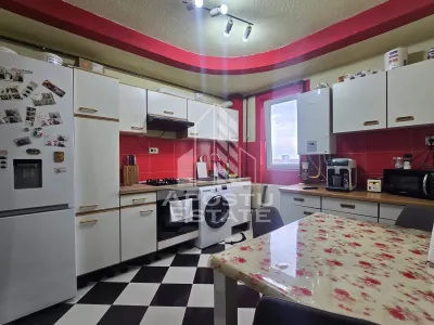 Apartament 3 camere decomandat, etaj 4/4 negociabil - foto 3