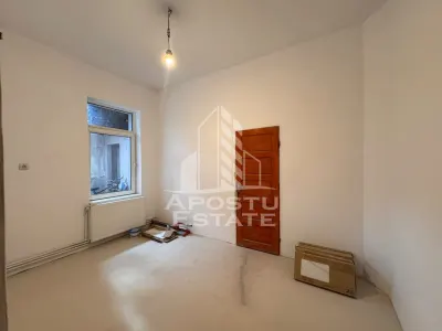 Casa cu acces stradal si posibilitate de recompartimentare - foto 7