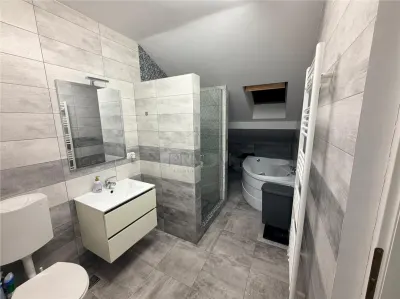 APARTAMENT SPATIOS - 4 CAMERE -ZONA EXCELENTA - foto 5