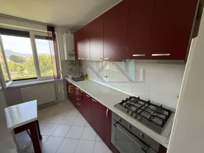 Apartament 2 camere decomandat zona Triaj - Brasov