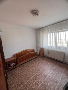 Apartament 3 camere, Astra -Ciucas,decomandat,2 gr,128000 Euro - foto 3