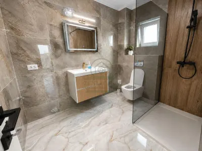 Casa 5 camere /2 bai Miroslava Ciurbesti 500 mp teren - foto 11