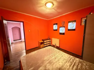 Apartament 3 Camere de Vanzare in Focsani | Zona Centrala | Decomandat | 60 mp - foto 9