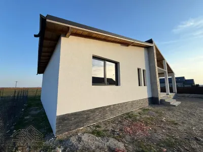CASA LA GRI, EXTERIOR FINALIZAT, INTERIOR NEFINISAT - foto 3