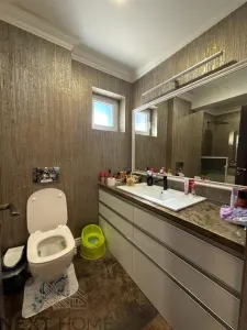 Apartament 4 Camere de Vanzare in Focsani | Ultracentral | 120 mp | Complet Renovat | Mobilat Premium - foto 17