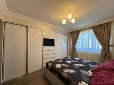 Apartament 4 Camere de Vanzare in Focsani | Ultracentral | 120 mp | Complet Renovat | Mobilat Premium - foto 4