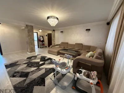 Apartament 4 Camere de Vanzare in Focsani | Ultracentral | 120 mp | Complet Renovat | Mobilat Premium - foto 6