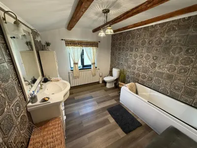 Casa Renovata de Vanzare in Paulesti, Vrancea | 4 Camere | Teren 2.400 mp | Complet Mobilata - foto 19