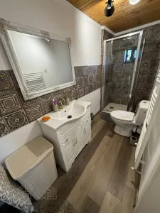Casa Renovata de Vanzare in Paulesti, Vrancea | 4 Camere | Teren 2.400 mp | Complet Mobilata - foto 24