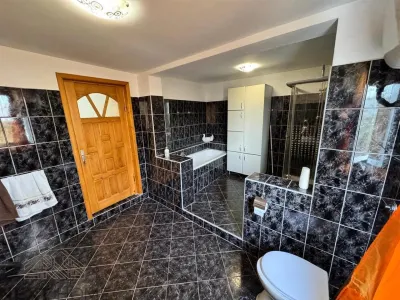 Casa de vanzare in Panciu | 6 camere | Teren 4.143 mp | Crucea de Jos - foto 13