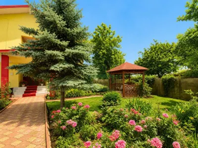 Casa 5 camere 3 bai + 1550 mp teren, Aroneanu Iasi - foto 2