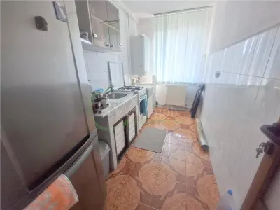 Apartament 2 camere decomandat, zona Cornisa - foto 3