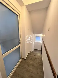 Apartament 3 camere, pe 2 nivele cu curte, in Bucium - foto 8