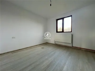 Vila cu 3 camere, 500mp teren, de vanzare in Voinesti - foto 4