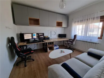 Casă individuală P+1+pod, complet mobilată și amenajată, în Moșnița Nouă - foto 2
