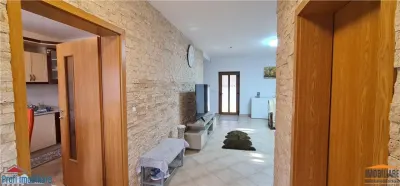 Vila P+M cu garaj inchis, in Bujac, pe colt - foto 9