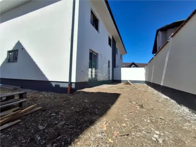 Duplex 4 camere zona Selimbar - foto 16
