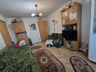 Vanzare apartament 2 camere decomandat- circular - Podul de Piatra - foto 4