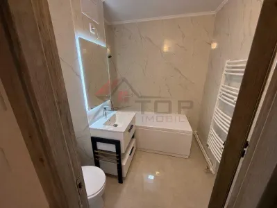 Dacia - statia Bicaz, ap 2 camere decomandat 56mp, renovat complet, liber - Iasi