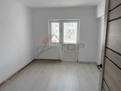Dacia - statia Bicaz, ap 2 camere decomandat 56mp, renovat complet, liber - foto 4