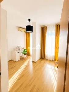 Apartament 4 camere loc de parcare Titan Rasarit de Soare - foto 2